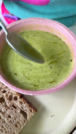 green soup with bread