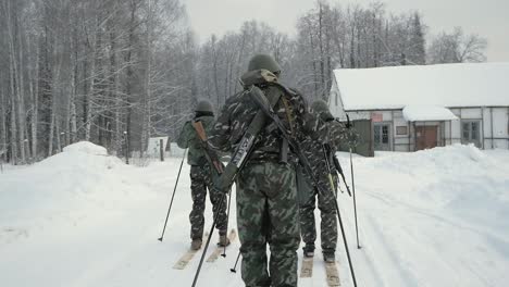 soldiers on skis in winter training