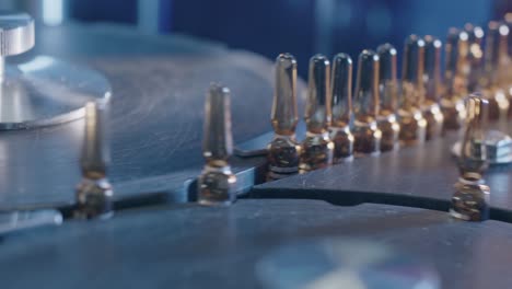 machine that automatically selects compliant and non-compliant bottles with an efficient and effective process, ensuring quality control