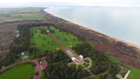 Friedhof-Und-Gedenkstätte-Des-Zweiten-Weltkriegs-Am-Meer-In-Colleville-sur-Mer,-Normandie,-Frankreich