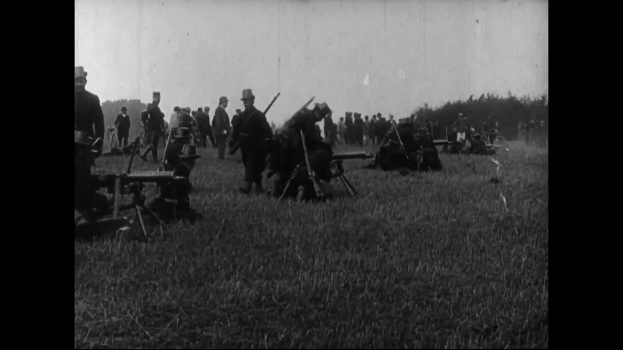 uso temprano de ametralladoras en el campo de batalla en francia 1913