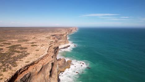 una vista de avión no tripulado de los acantilados de bunda en el sur de australia