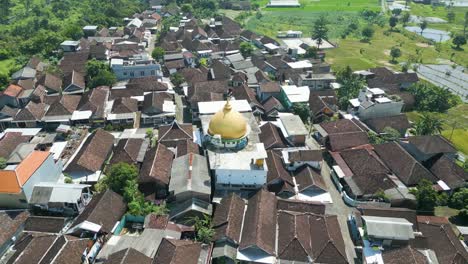 Town-with-a-golden-dome-in-the-center