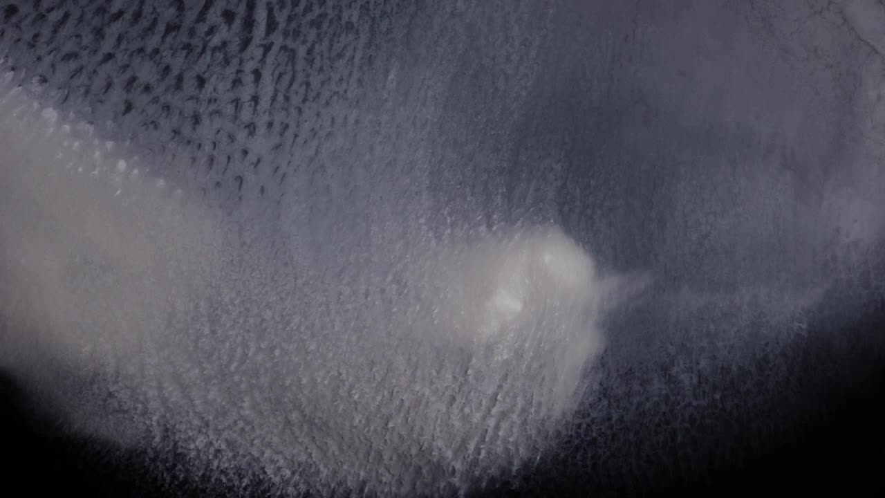 una avalancha en cámara lenta de gran belleza y poder, asombro