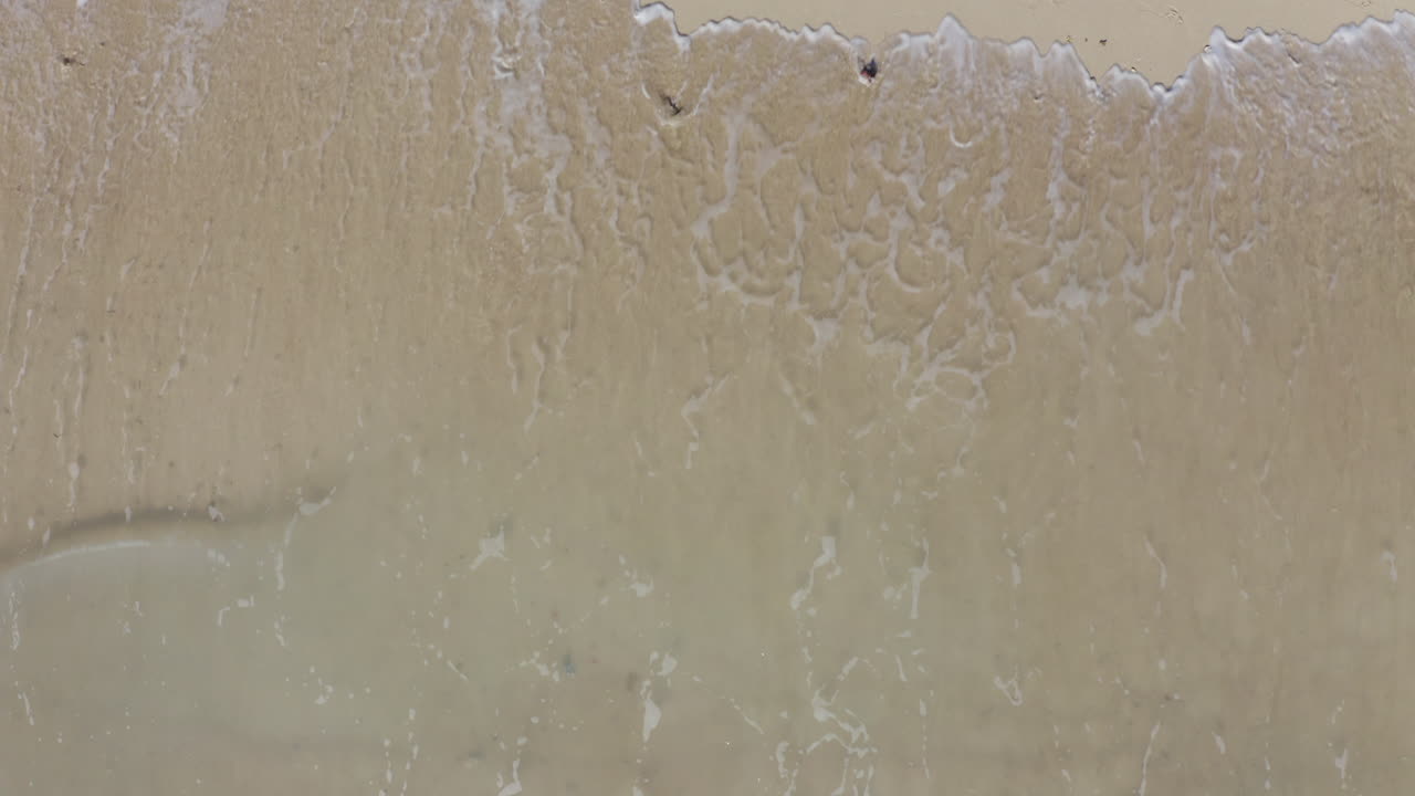 공중 평면도 파도 휴식 하얀 모래 해변