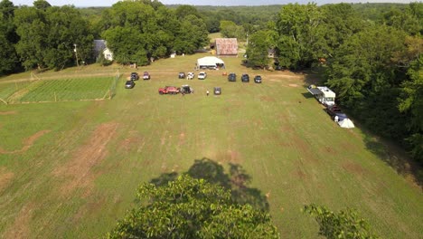 Festival-En-Un-Pequeño-Campo