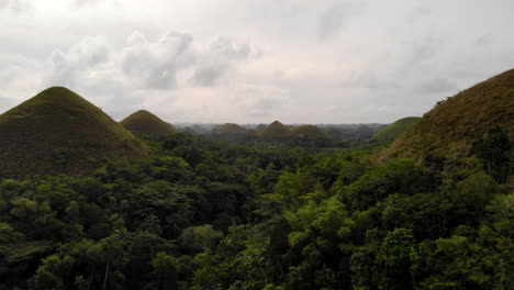 4k-Luftüberflug-über-Die-Chocolate-Hills,-Direkt-über-Dem-Dschungel