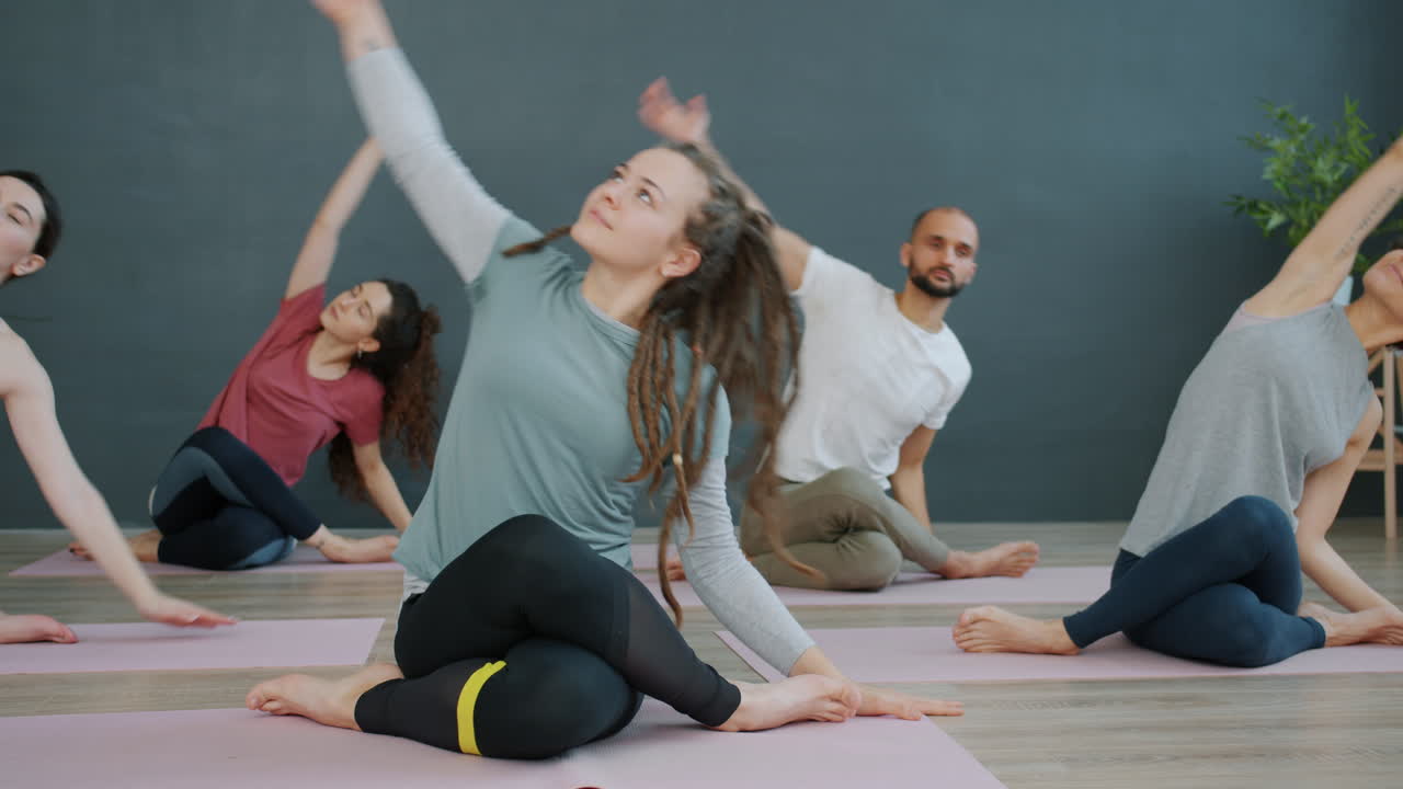 Gruppo di yoga