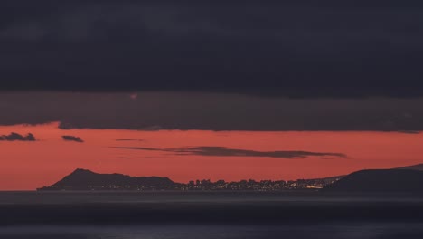 Dusk-over-the-island-of-Molokai-Hawaii