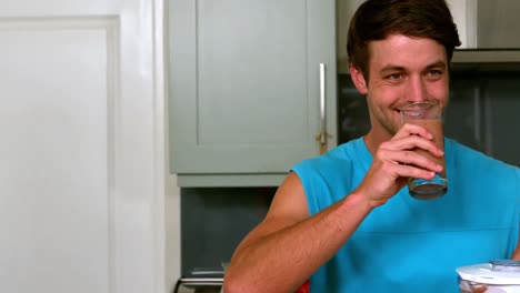 healthy man drinking a smoothie
