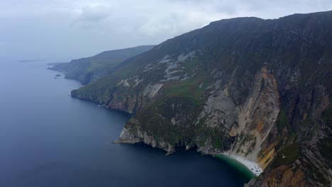 Acantilados-De-La-Liga-Slieve,-Carrick,-Condado-De-Donegal,-Irlanda