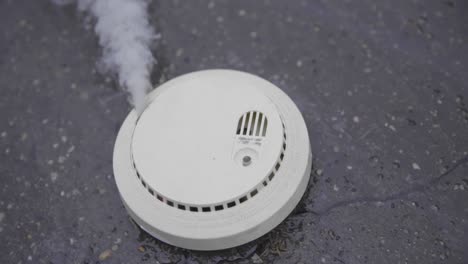 detector de humo alarma de fuego destrucción de humo cámara lenta