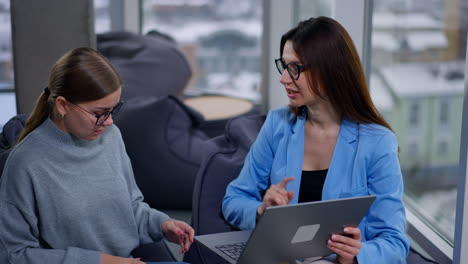 business meeting or training session in a modern office