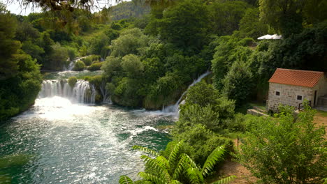 Panoramablick-Auf-Wasserfälle-Im-Nationalpark-Krka,-Kroatien