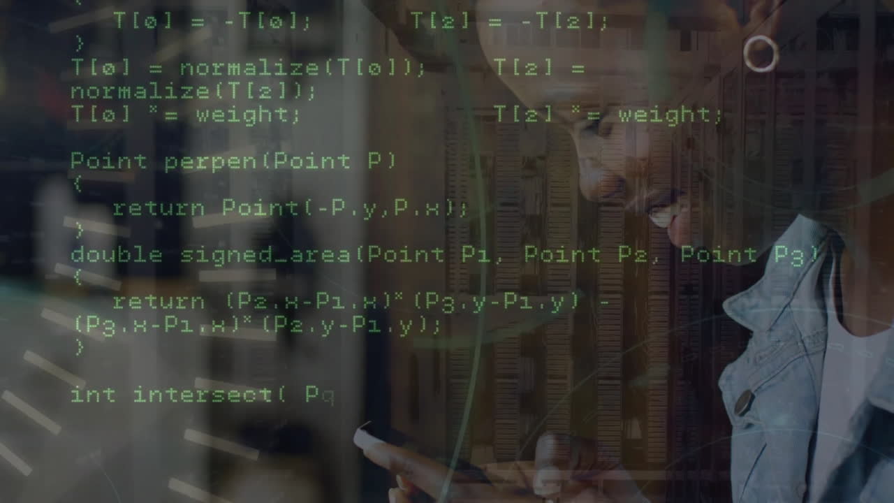 animación de procesamiento de datos y formas sobre mujer biracial usando teléfono inteligente