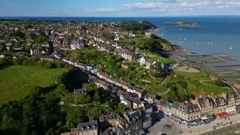 Stadt-Und-Küste-Von-Cancale,-Bretagne-In-Frankreich