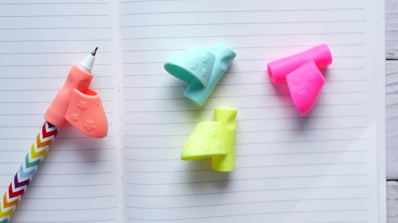 교정 펜 소지자 자세 글쓰기 잡기 ,