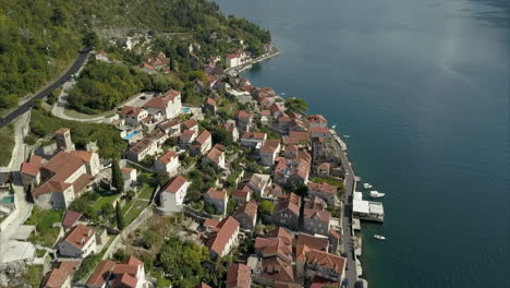 Peras-En-Montenegro