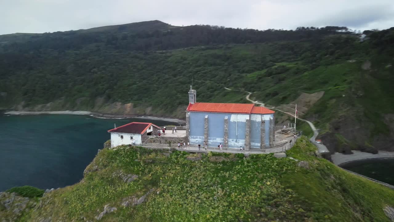 카슬루가테크 섬 의 수도원 계단, 바스크 나라, 스페인 북서부, 공중  ⁇ 도