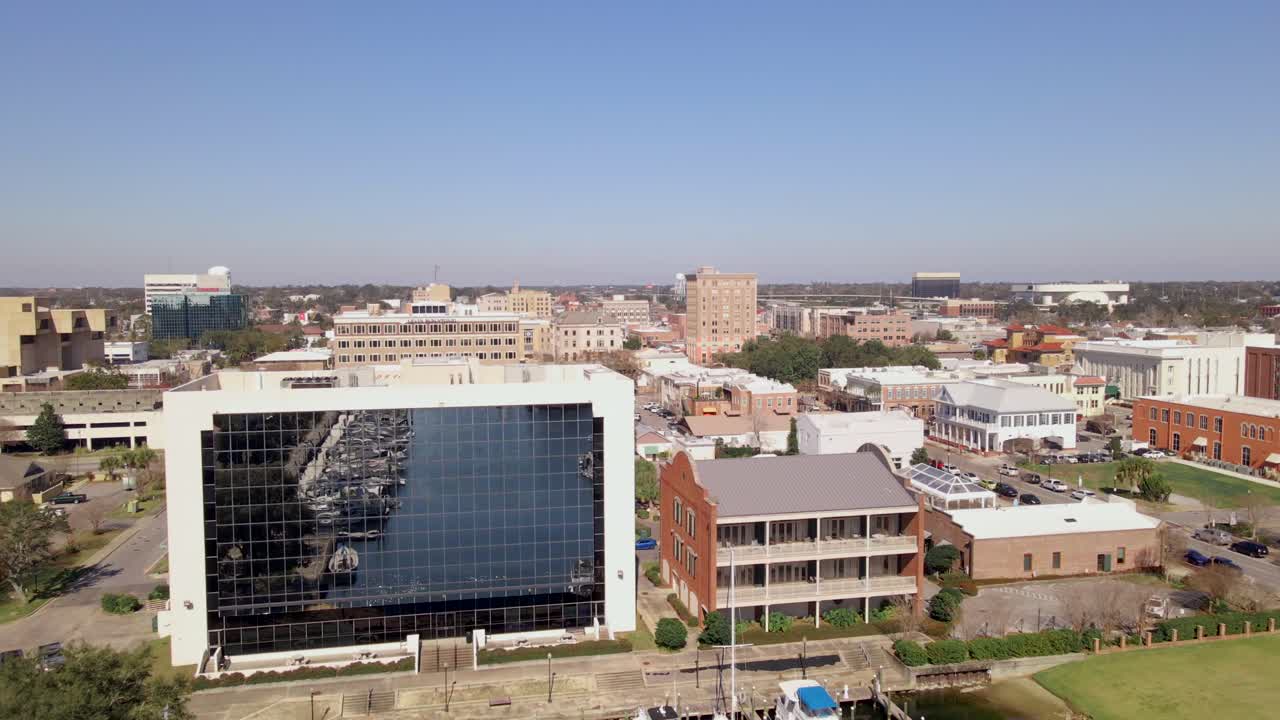 펜사콜라 다운타운의 시내 교통