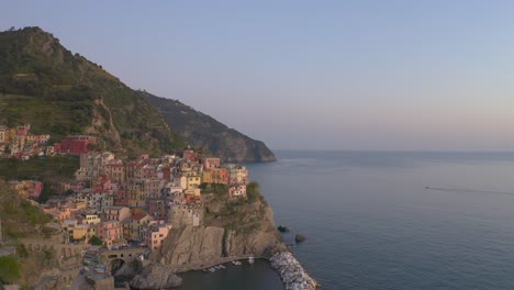 elegancia aérea: cinque terre desde arriba