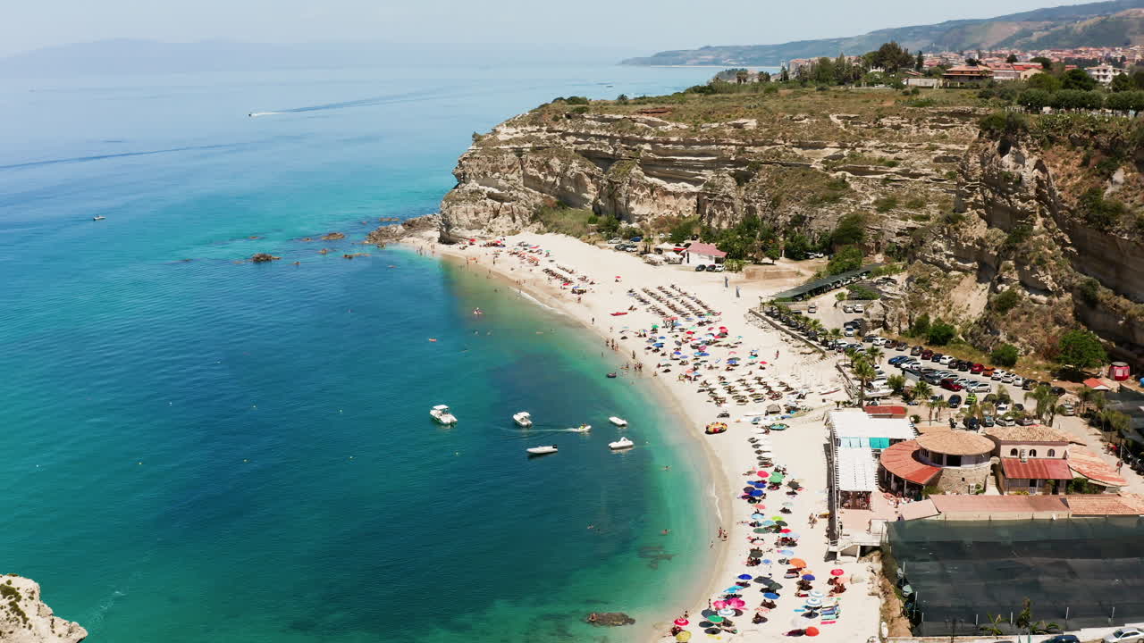 Kalabriya'da Turistik Plaj