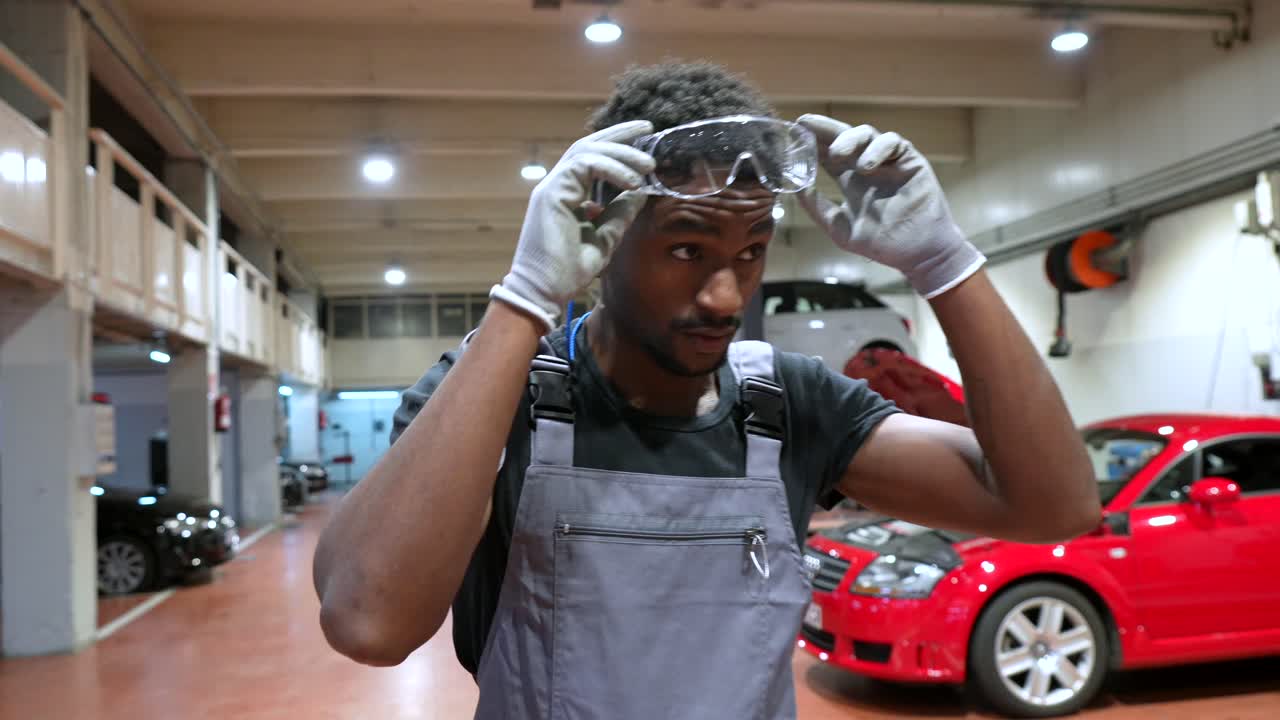 Mechanic in an auto repair shop