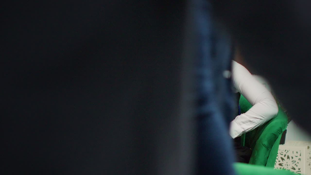 mujer que trabaja como operadora de teléfono