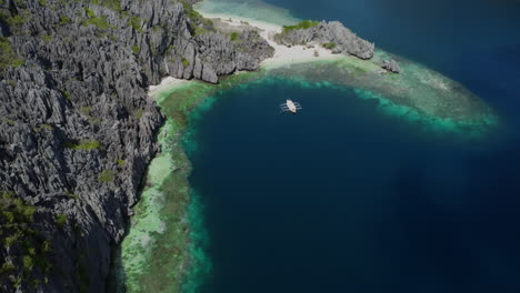 tilt shot revealing beautiful tropical islands