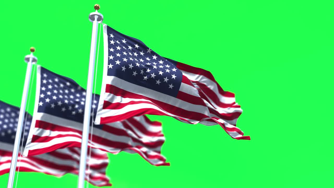 tres banderas estadounidenses ondeando en el viento con pantalla verde en el fondo