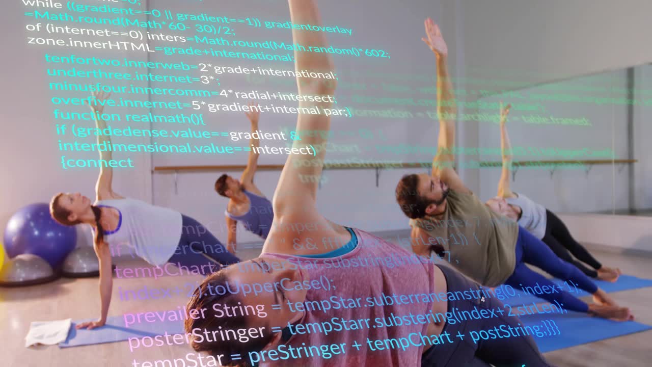 Grupo de fitness, tras preparar las colchonetas, pasando a plancha lateral para fortalecer el core mientras una superposición de código asciende