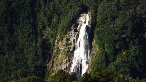 Lush-landscape-with-Lady-Bowens-Falls,-Milford-Sound