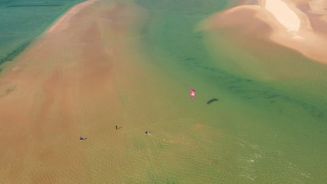 antena: kitesurf en la laguna de alvor