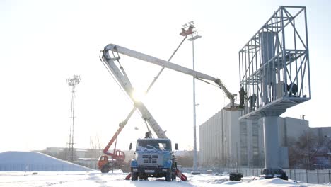 instalación de carteles publicitarios en invierno