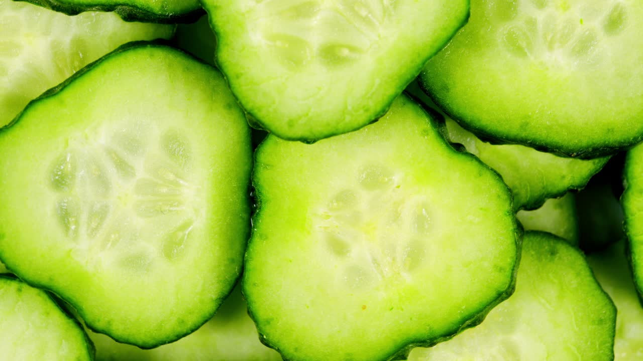 신선한 호박과 슬라이스 로테이션: 건강한 식단과 생활 방식을 촉진하는 개념