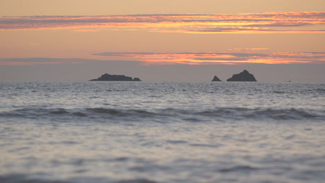 Cinematic-low-level-shot-from-Treyarnon-Bay,-Cornwall