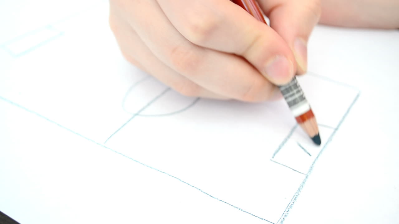 Disegniamo un campo da calcio. Disegniamo su carta