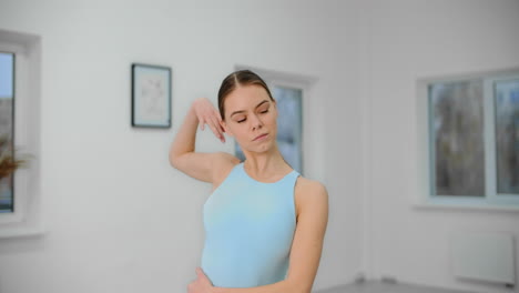 ballet dancer practicing