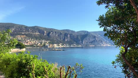 Riviera-Francesa-Desde-El-Paseo-Maurie-Rouvier-En-Un-Día-Soleado-En-Saint-jean-cap-ferrat,-Francia