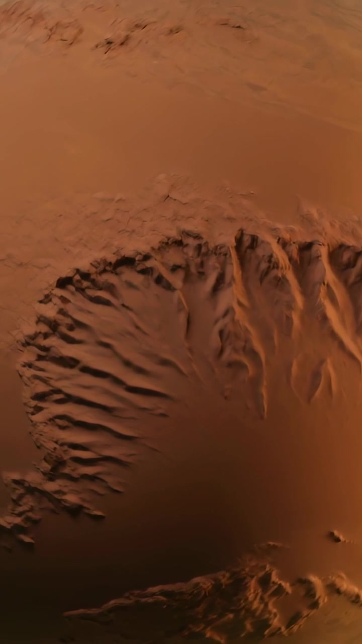 Video verticale: Sfera testurizzata rotante che sposta un cratere a forma di conchiglia verso il centro su schermo verde illuminata lateralmente.