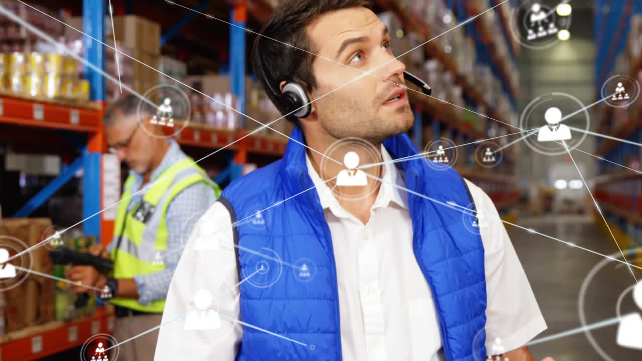 Animazione di una rete di connessioni con icone su lavoratori eterogenei che lavorano in magazzino