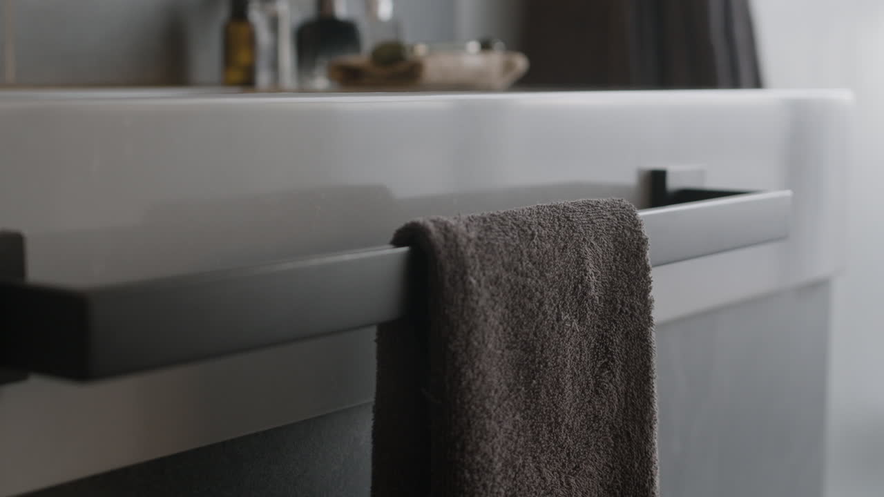 Modern Bathroom Towel Bar