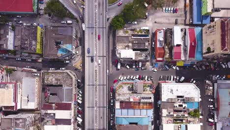 Drohnenaufnahmen-Des-Stadtverkehrs-Und-Der-Straßen-Von-Kuala-Lumpur,-Malaysia,-Uhd-2