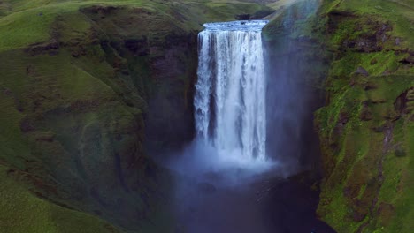 Cascadas-Extremas-En-La-Cascada-De-Skogafoss,-Skogar,-Sudhurland,-Islandia