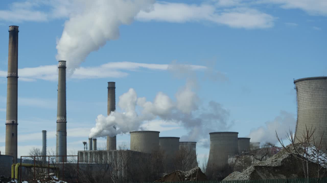 tubi della stazione di riscaldamento della città