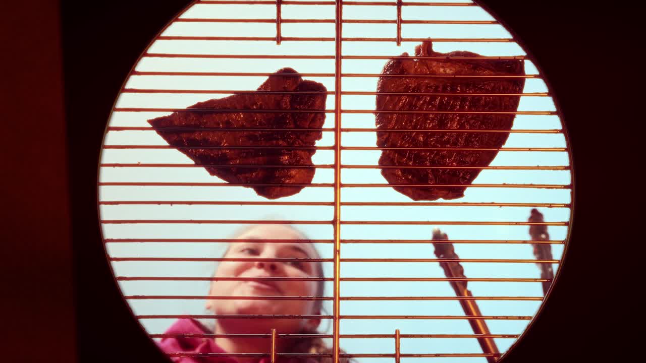 스테이크를 는 여자