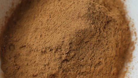 pile of cinnamon powder