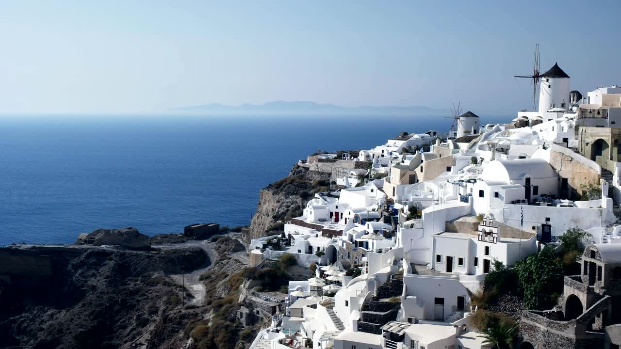 pan ancha de los molinos de viento y casas en oia, santorini