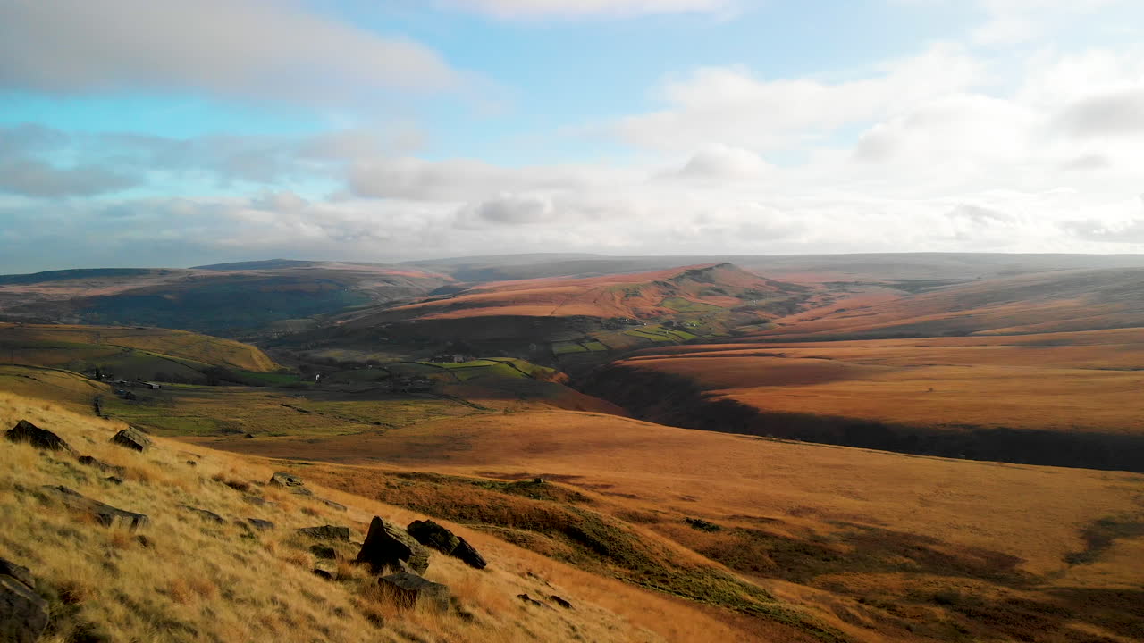 Bellissimo paesaggio alla fine della giornata a Marsden Moor, Parco Nazionale di Peak District, Regno Unito