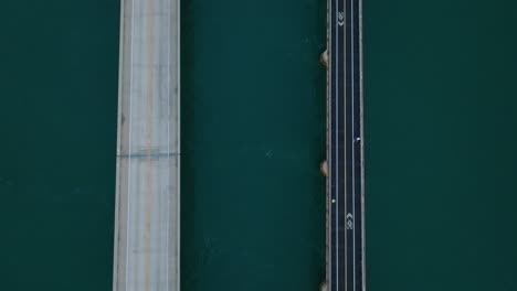 Top-down-aerial-view-of-the-Seven-Mile-Bridge-in-the-Florida-Keys